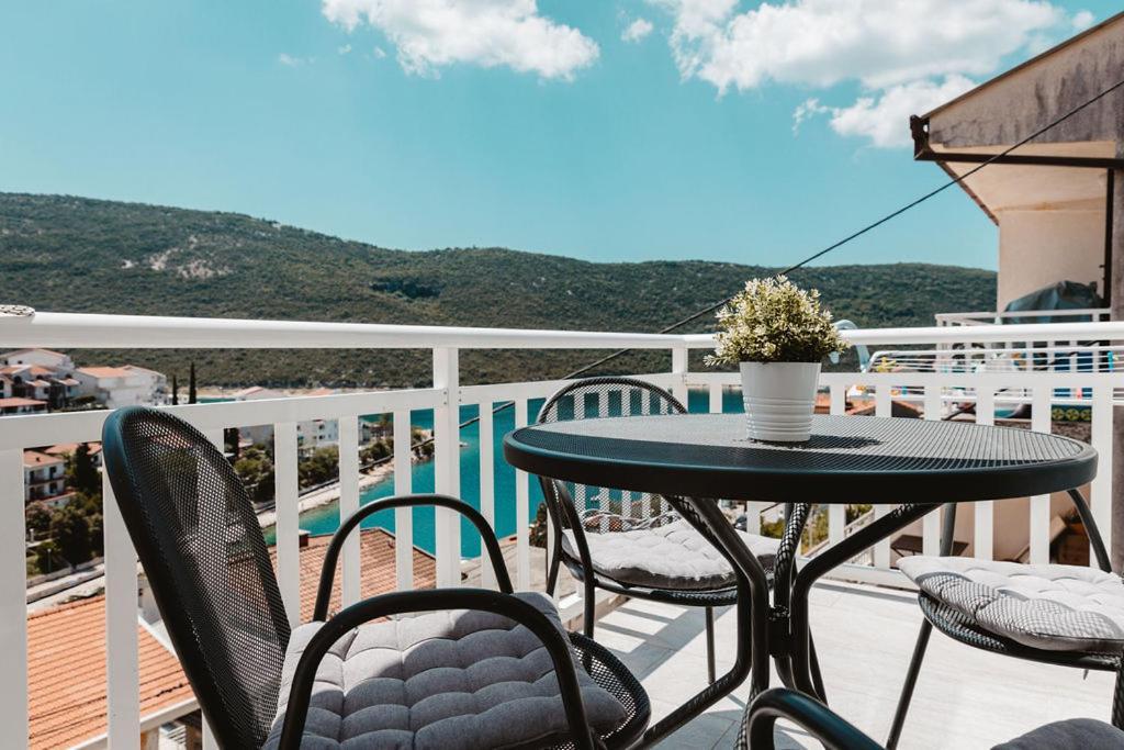 Villa Tiha Luka Неум Екстериор снимка